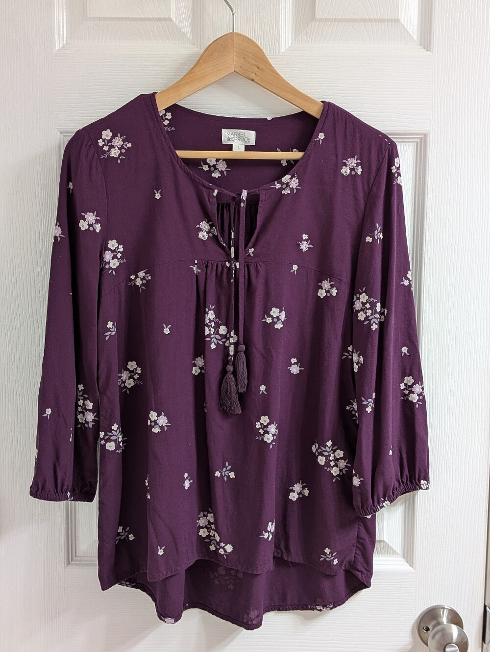 Women's Market And‎ Spruce Blouse Small Like New Purple Floral Print Beading